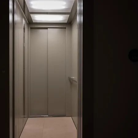 Капсульный отель Centre Local *